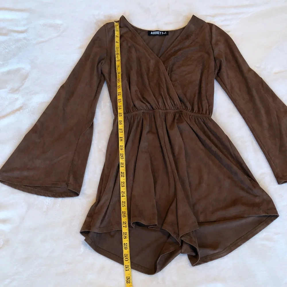 Beautiful soft flowy romper - Picture 3 of 6